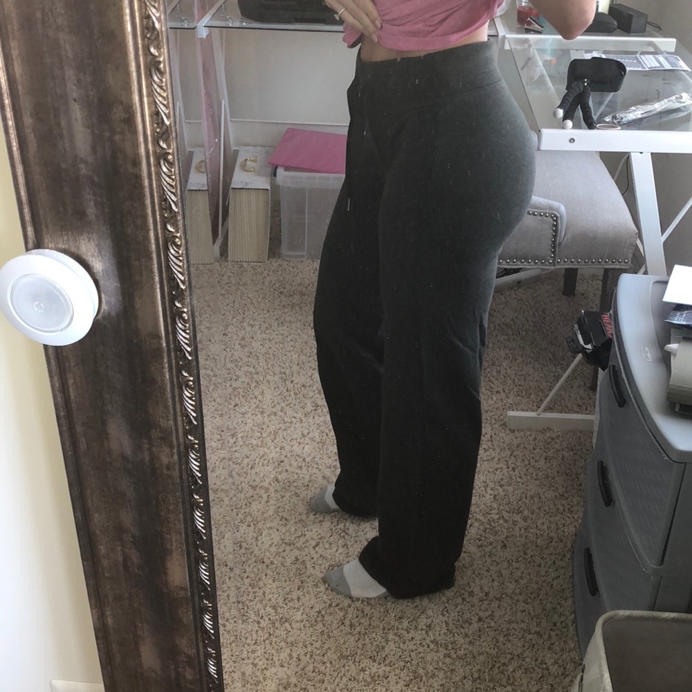 Comfy side leg lulu lemon bottoms!